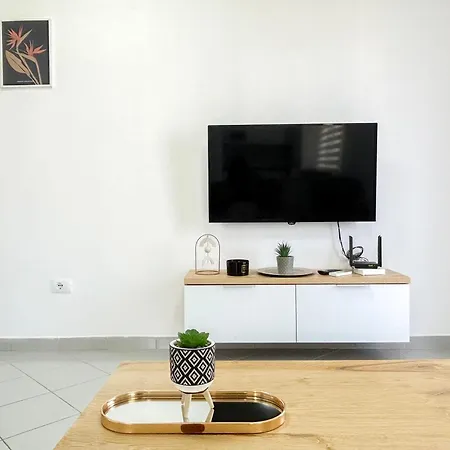 1 Bedroom 873