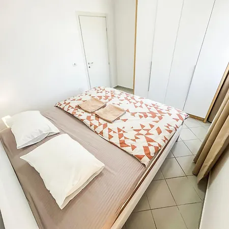 아파트 1 Bedroom 873 *